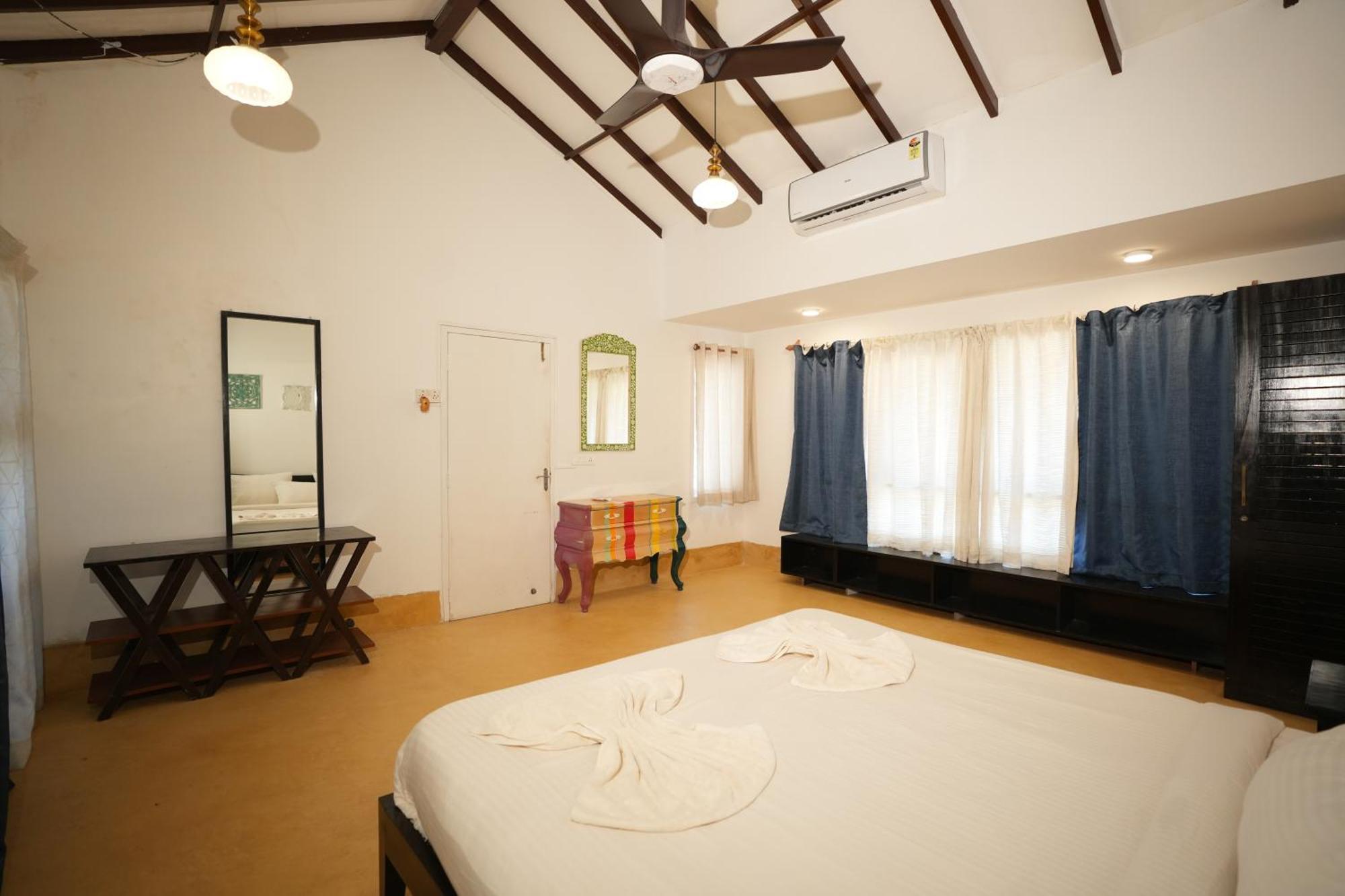 Villa M - Solitude 2 Candolim Goa 3Bhk, Pool Facing, Near Beach, Free Breakfast, Free Wifi And Prime Location Екстер'єр фото